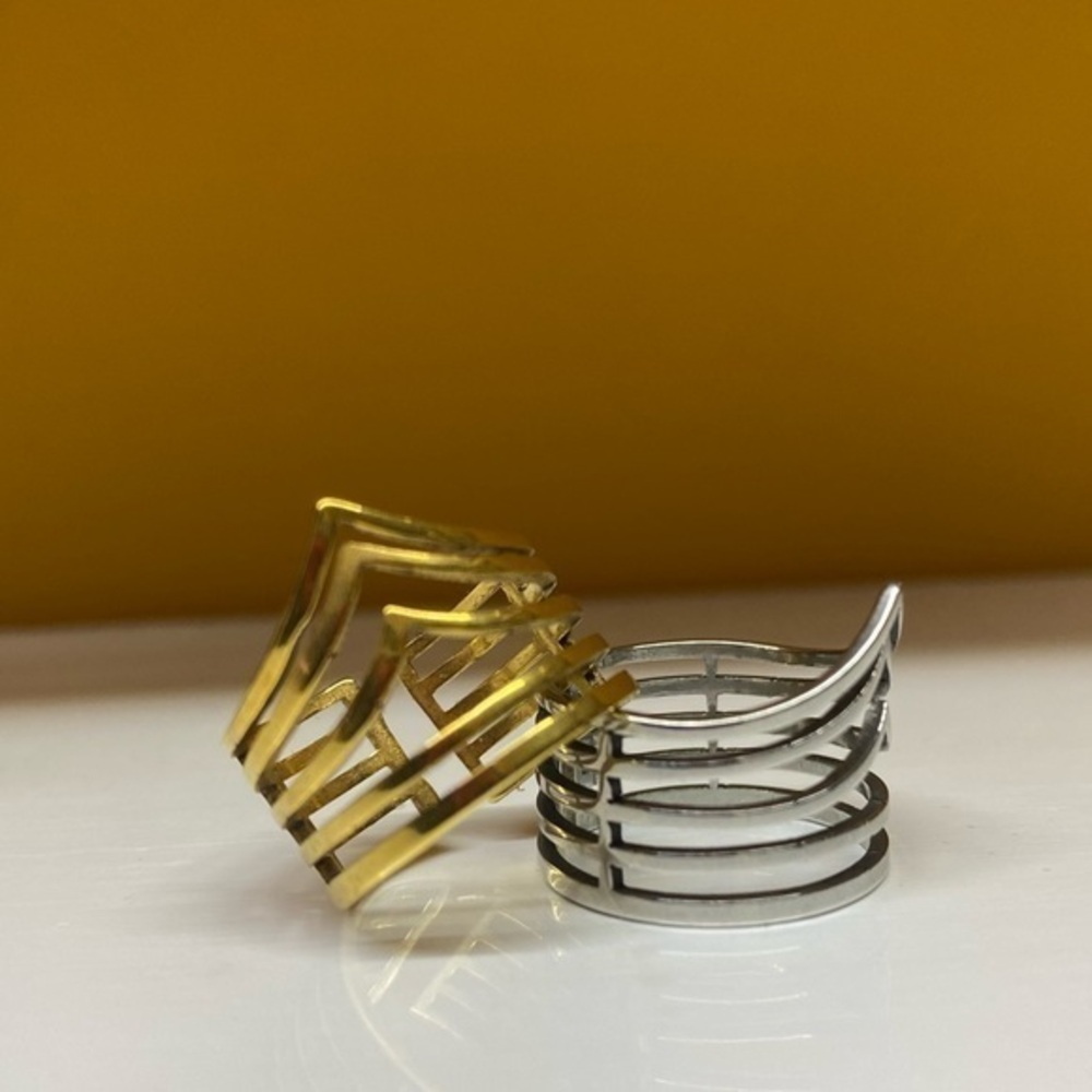 - Ring